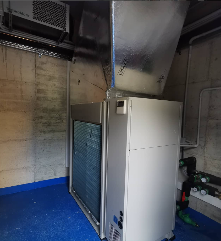 Instalación de unidad exterior de cámara frigorífica en Asturias 